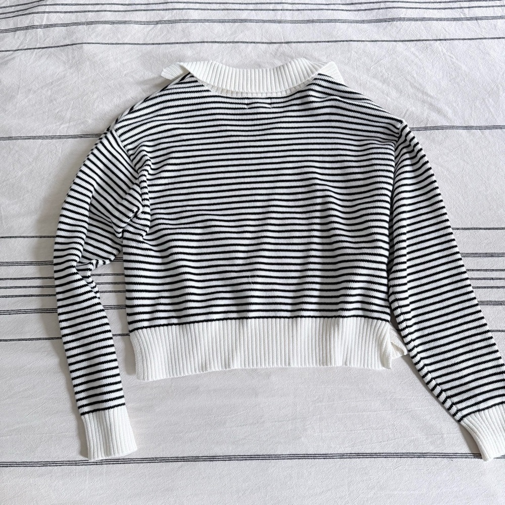NWT Universal Thread striped collared sweater NWT - image 3
